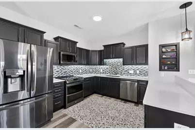 996  Bedford Ct #202, Racine, WI 53406 - Photo 5