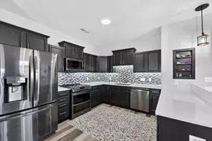 996 Bedford Ct, Racine, WI 53406 - Photo 5