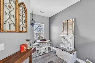 996 Bedford Ct, Racine, WI 53406 - Photo 9