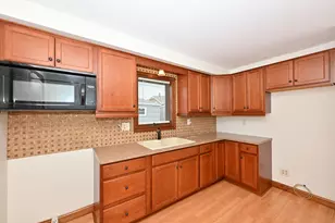 3131 S Burrell St, Milwaukee, WI 53207 - Photo 11