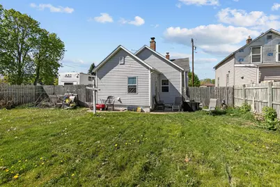 543 W 4th Ave, Oshkosh, WI 54902 - Photo 3