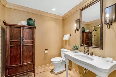 225 W Nokomis Ct, Fox Point, WI 53217 - Photo 19