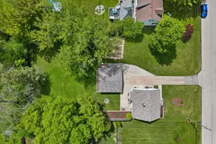 8076 N 45th St, Brown Deer, WI 53223 - Photo 37