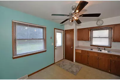 8732  Westbrook Dr #8734, Sturtevant, WI 53177 - Photo 3