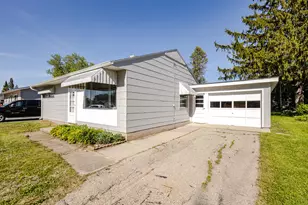 1409 S 10th St, Watertown, WI 53094 - Photo 5