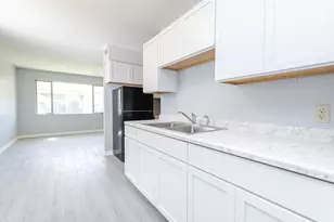 1409 S 10th St, Watertown, WI 53094 - Photo 7