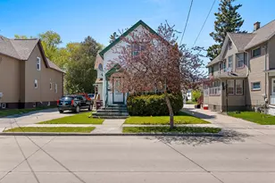 1026 S 14th St, Manitowoc, WI 54220 - Photo 33