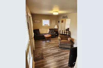 2126 S 77th St, West Allis, WI 53219 - Photo 9