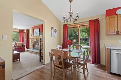 4204 S 93rd St, Greenfield, WI 53228 - Photo 7
