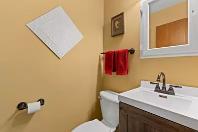 4204 S 93rd St, Greenfield, WI 53228 - Photo 21