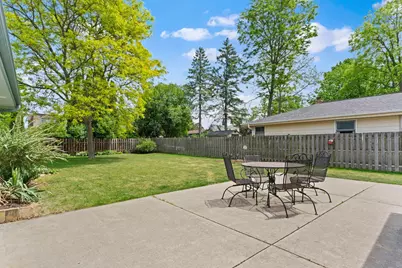 4204 S 93rd St, Greenfield, WI 53228 - Photo 23