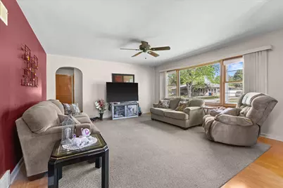 1715  26th St, Kenosha, WI 53140 - Photo 5