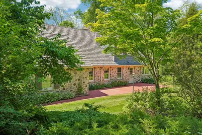 1260  Lakeside Dr, Elm Grove, WI 53122 - Photo 9