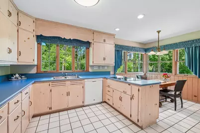 1260  Lakeside Dr, Elm Grove, WI 53122 - Photo 25