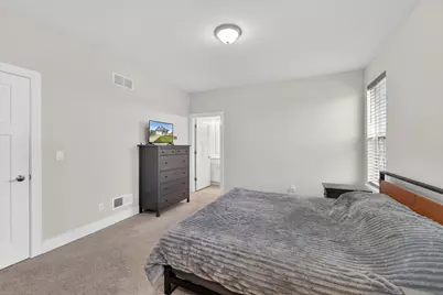 7062  Creekside Ct, Racine, WI 53406 - Photo 15