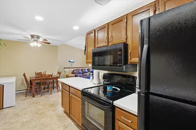 354  Minz Park Cir #4, West Bend, WI 53095 - Photo 5