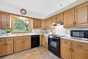 4490 Wessex Dr, Brookfield, WI 53045 - Photo 13