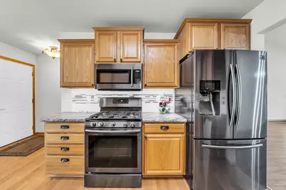 613  Annecy Park Cir, Racine, WI 53185 - Photo 11