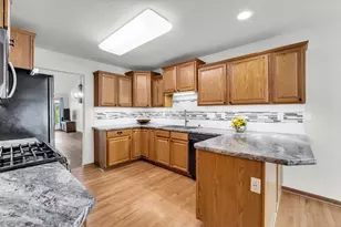 613 Annecy Park Cir, Racine, WI 53185 - Photo 7