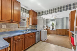 3947 S 1st Pl, Milwaukee, WI 53207 - Photo 17