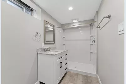 807 E Wahner Pl, Bayside, WI 53217 - Photo 35
