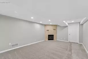 807 E Wahner Pl, Bayside, WI 53217 - Photo 33