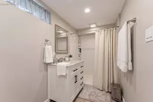 807 E Wahner Pl, Bayside, WI 53217 - Photo 37