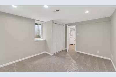 807 E Wahner Pl, Bayside, WI 53217 - Photo 37