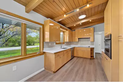 807 E Wahner Pl, Bayside, WI 53217 - Photo 3