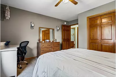 739  Shelly Ln, Onalaska, WI 54650 - Photo 15