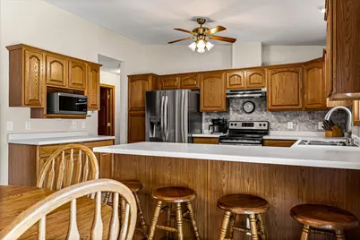 739  Shelly Ln, Onalaska, WI 54650 - Photo 11