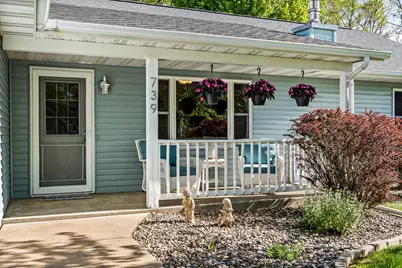 739  Shelly Ln, Onalaska, WI 54650 - Photo 3