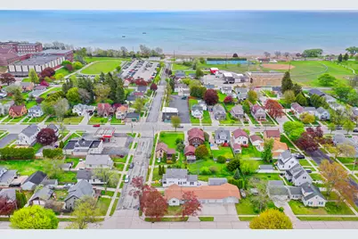 1015  Green St, Manitowoc, WI 54220 - Photo 31