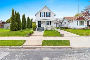 1015 Green St, Manitowoc, WI 54220 - Photo 33