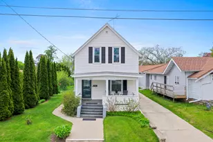 1015 Green St, Manitowoc, WI 54220 - Photo 1
