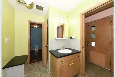 N48W16806  Lisbon Rd, Menomonee Falls, WI 53051 - Photo 13