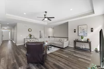 8929  Creekside Cir, Pleasant Prairie, WI 53158 - Photo 5