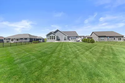 8929  Creekside Cir, Pleasant Prairie, WI 53158 - Photo 41