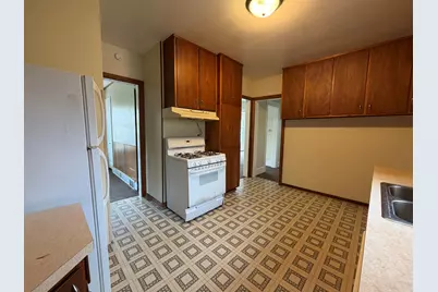 825 S 17th St, Sheboygan, WI 53081 - Photo 5
