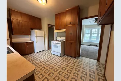 825 S 17th St, Sheboygan, WI 53081 - Photo 3