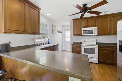 12215 W McShane Rd, Franklin, WI 53132 - Photo 11