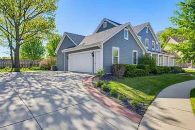 3818 S Centennial Cir, Milwaukee, WI 53221 - Photo 39