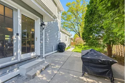 3818 S Centennial Cir, Milwaukee, WI 53221 - Photo 35