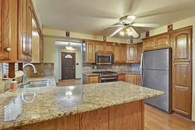 5025  Harrison Rd, Pleasant Prairie, WI 53142 - Photo 7