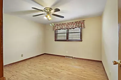 5025  Harrison Rd, Pleasant Prairie, WI 53142 - Photo 9