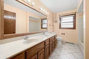 2790 S 152nd St, New Berlin, WI 53151 - Photo 17