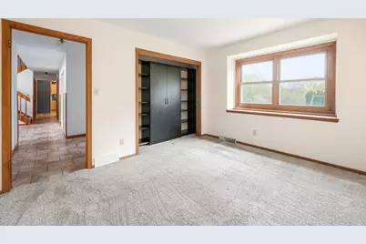 2790 S 152nd St, New Berlin, WI 53151 - Photo 11