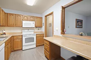1419 Sun Valley Dr, Racine, WI 53406 - Photo 15