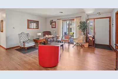 1419  Sun Valley Dr #101, Racine, WI 53406 - Photo 9