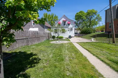 2729 S 14th St, Milwaukee, WI 53215 - Photo 9